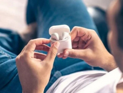 Công nghệ - Một thói quen nhỏ có thể khiến tai nghe không dây không thể sạc pin