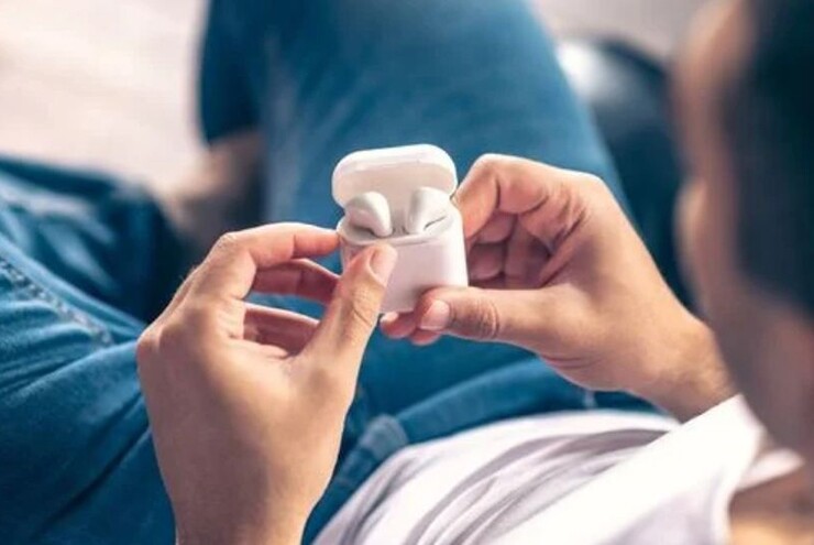 Một thói quen nhỏ có thể khiến tai nghe không dây không thể sạc pin - 1