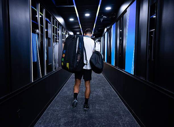 Djokovic bị loại sớm ở US Open: Kiệt sức vẫn không bỏ cuộc, vừa đấu vừa khóc - 6