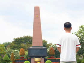 Nhiều người trẻ lựa chọn tưởng nhớ người có công tại Nghĩa trang TP.HCM