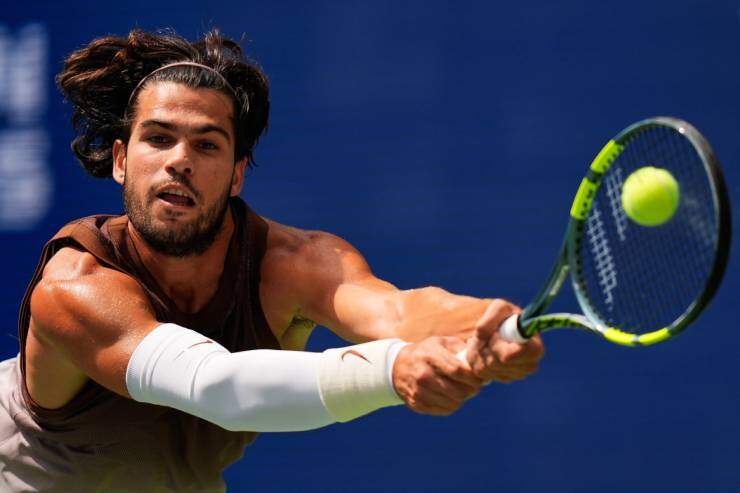 Tennis đỉnh cao US Open: Alcaraz phô diễn đẳng cấp, Medvedev chạm trán “ngựa ô” - 1