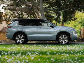 Mitsubishi Outlander mới sắp trở lại Việt Nam cạnh tranh Honda CR-V