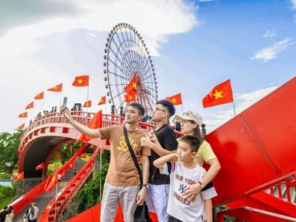 Thông tin doanh nghiệp - Kỳ nghỉ lễ 2/9: Du khách đổ về chơi công viên giải trí tại thành phố Quảng Ninh