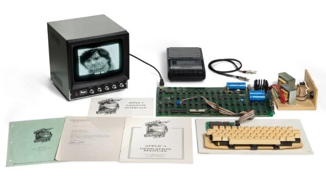 Máy tính Apple-1 hiếm hoi còn hoạt động đang được bán đấu giá tới 20 tỷ đồng - 1