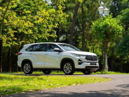 Công nghệ - Đánh giá Toyota Innova Cross: Lựa chọn phiên bản nào tốt nhất cho gia đình?