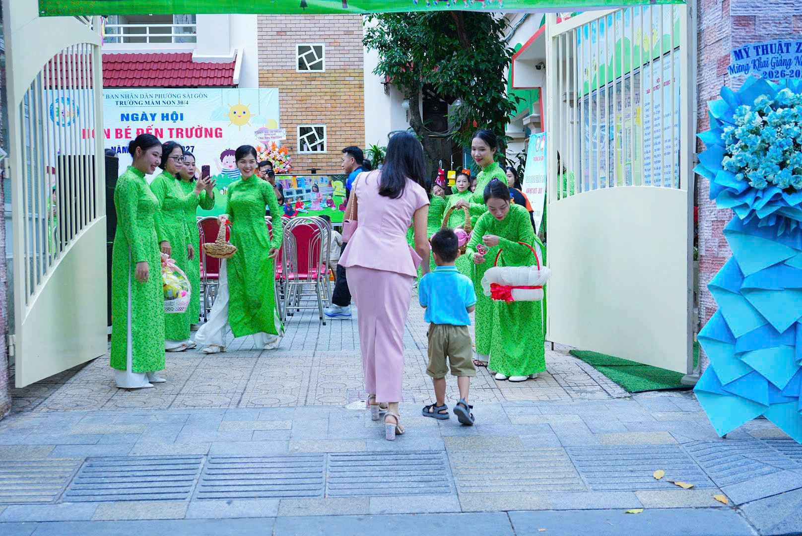 TP.HCM: Phường Sài Gòn đồng loạt khai giảng năm học mới, nhiều phụ huynh kỳ vọng vào năm học mới - 3