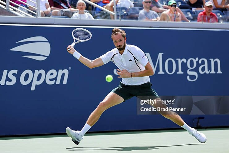 Rực lửa tennis US Open: Medvedev và Sabalenka thắng thuyết phục - 1