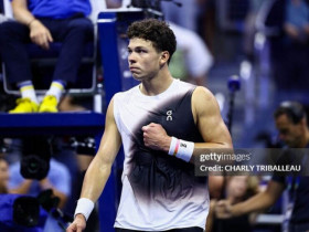 Hấp dẫn tennis US Open: Shelton và Swiatek thắng vất vả