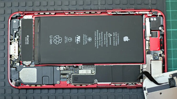 iPhone có gì khiến Apple bán với giá cao hơn iPad? - 2