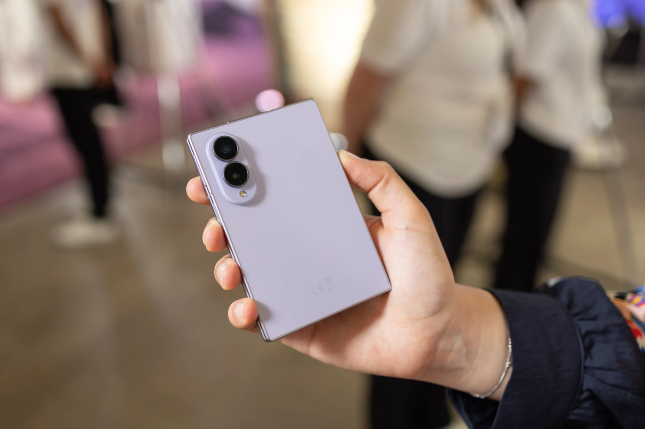 Top 5 smartphone màn hình gập đáng mua nhất tại Việt Nam - 5