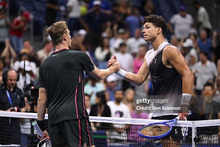 Hấp dẫn tennis US Open: Shelton và Swiatek thắng vất vả - 1