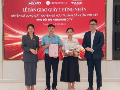 Thông tin doanh nghiệp - Heragon City bàn giao Giấy chứng nhận quyền sử dụng đất cho khách hàng, khẳng định cam kết pháp lý và giá trị tài sản