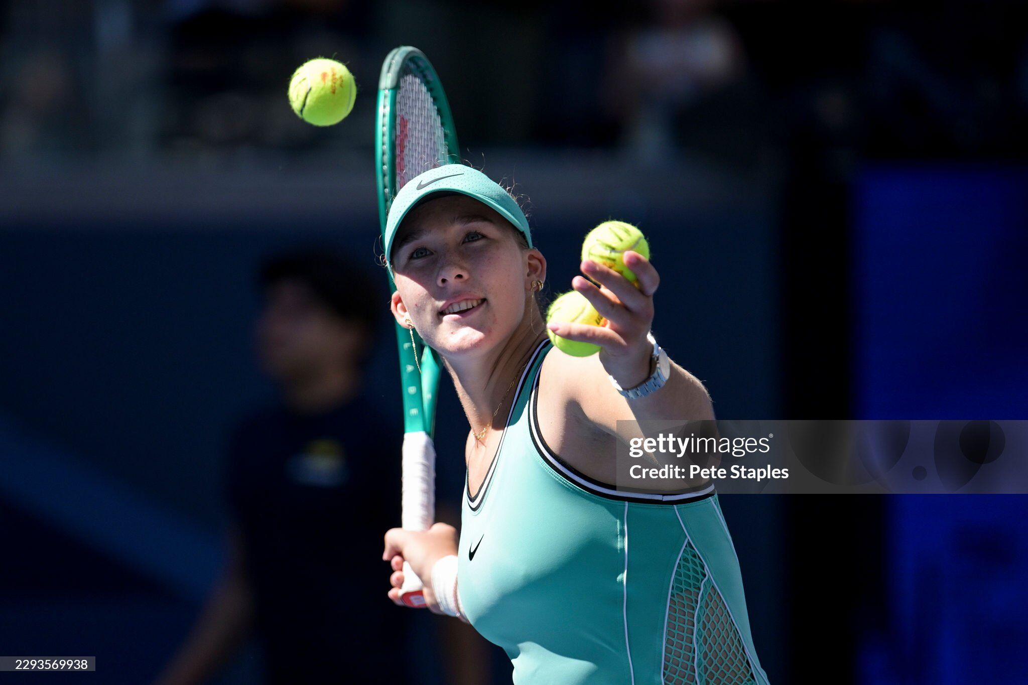 Rực lửa US Open: "Tiểu Sharapova" ngược dòng, Swiatek thua nhà vô địch Olympic - 1