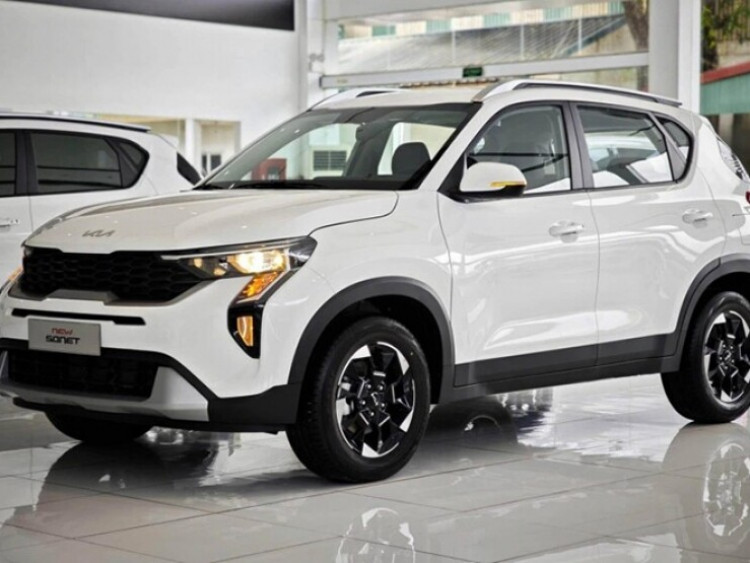 Kia Sonet giảm giá mạnh tại đại lý, bản AT chưa đến 440 triệu đồng