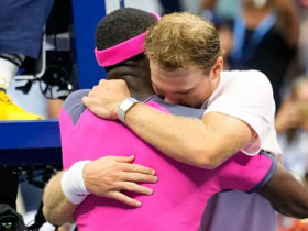 Nóng nhất thể thao chiều 9/9: Michelsen bật khóc trên vai Tiafoe ở US Open