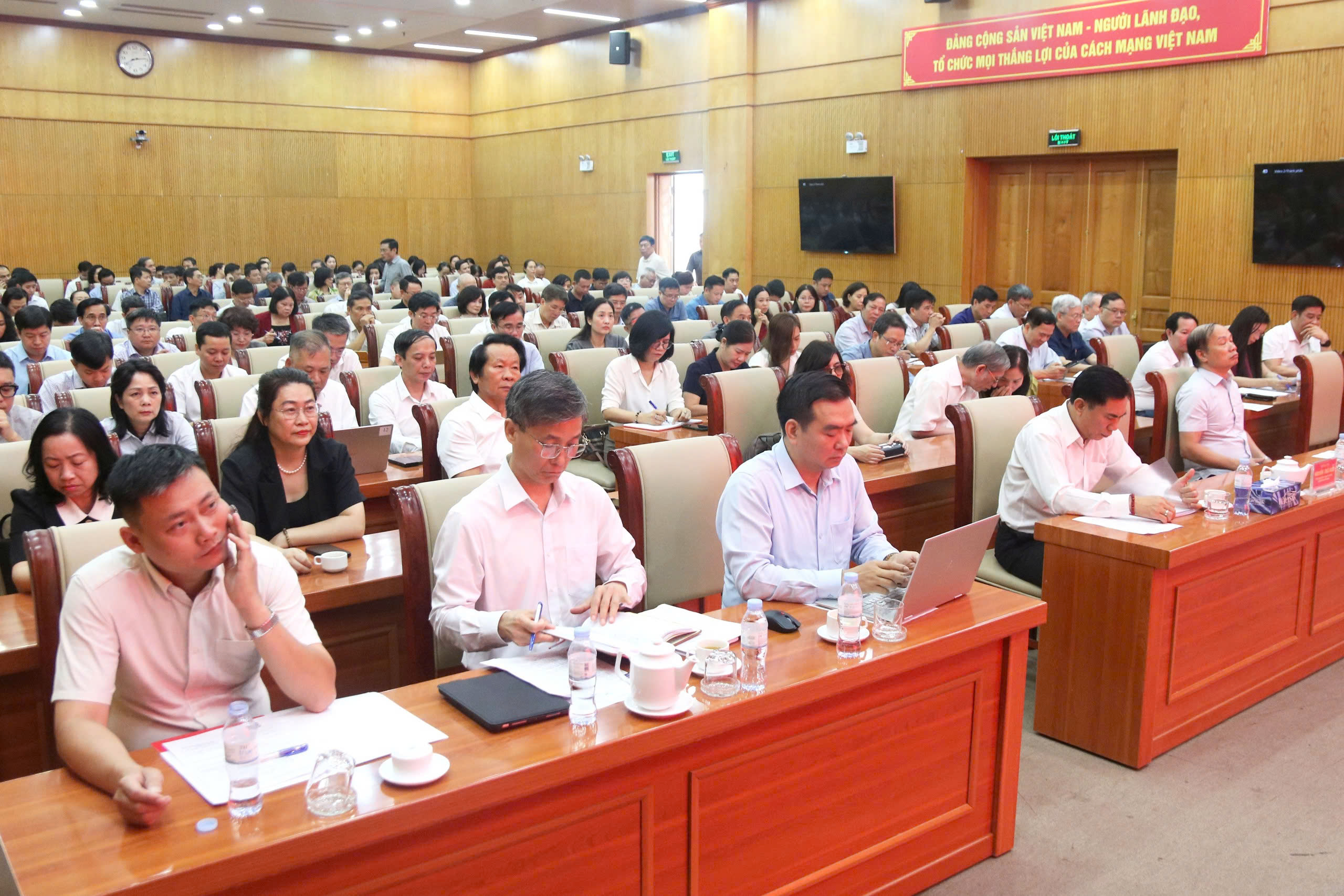 Đảng bộ MTTQ, các đoàn thể TW quán triệt chỉ thị mới của Đảng, lấy kết quả công việc làm thước đo - 2