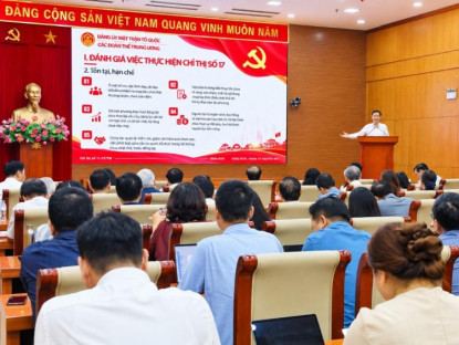 Tin Tức - Đảng bộ MTTQ, các đoàn thể TW quán triệt chỉ thị mới của Đảng, lấy kết quả công việc làm thước đo