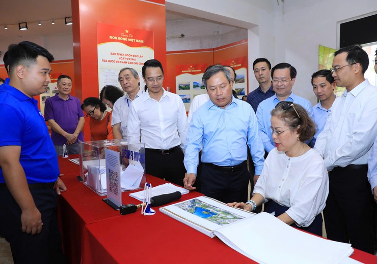 Chủ tịch Hà Nội Vũ Đại Thắng kiểm tra công tác tổ chức lấy ý kiến đối với 02 nhóm đồ án quy hoạch - 1