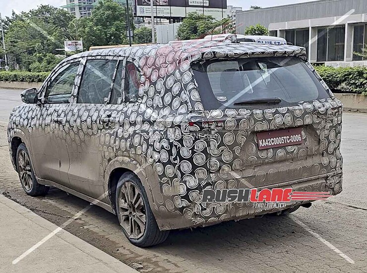 Toyota Innova Cross 2027 tiếp tục lộ diện với màn hình 12,3 inch bên trong nội thất - 4