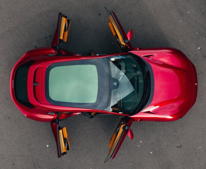 Đây là mẫu siêu SUV Ferrari Purosangue đầu tiên lăn bánh tại Việt Nam - 3