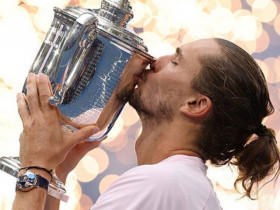 Zverev vô địch US Open với tiền thưởng kỷ lục, vui nhộn trêu bạn gái Shelton