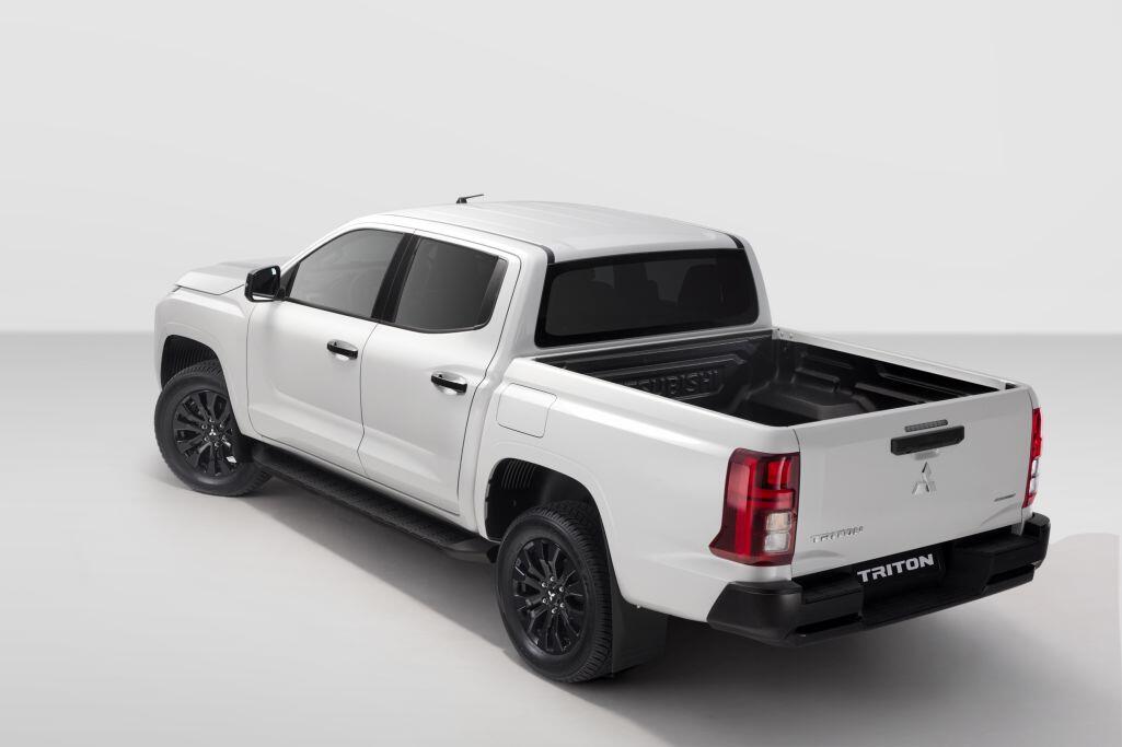 Mitsubishi Triton phiên bản 4WD AT Premium mới ra mắt thị trường Việt - 3