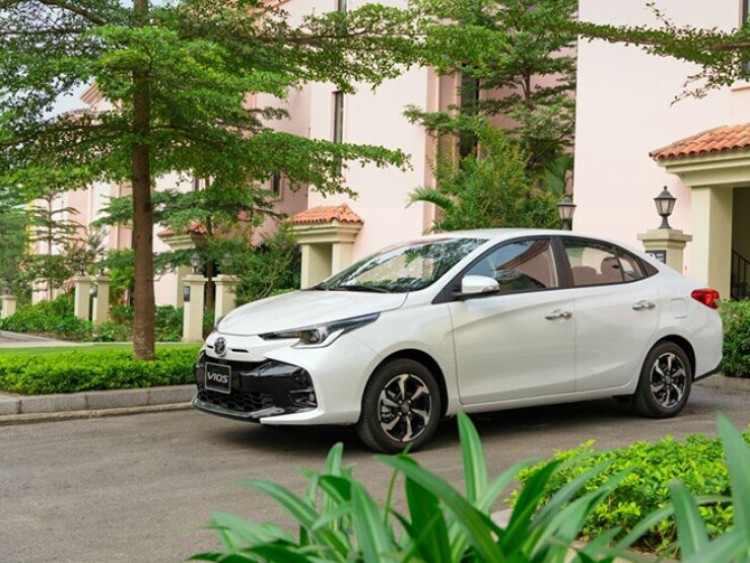 5 mẫu sedan bán nhiều nhất tháng 8/2026, Vios dẫn đầu, Mazda2 gây bất ngờ