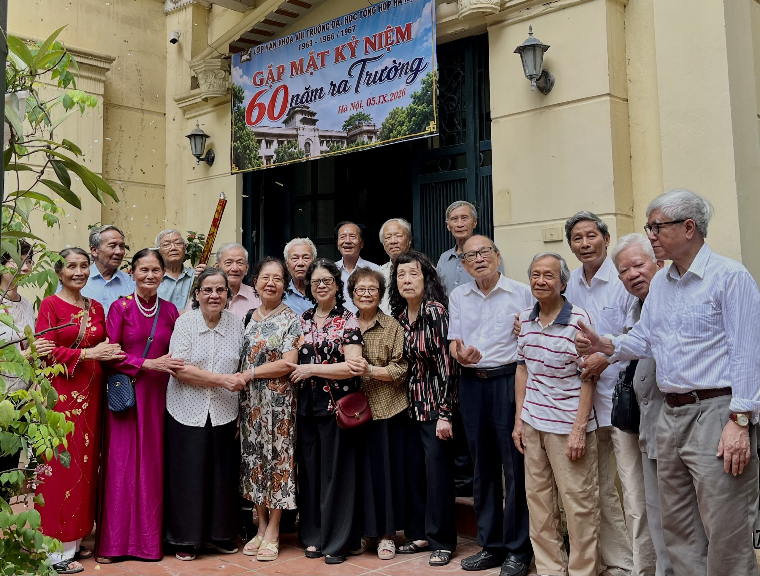 Lớp Văn khóa VIII Đại học Tổng hợp Hà Nội - lớp học hiếm có của một thế hệ đặc biệt - 8