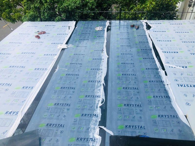 Cơn sốt giá vật liệu xây dựng: Bí quyết cắt giảm 25% chi phí nhờ hệ mái Polycarbonate - 2