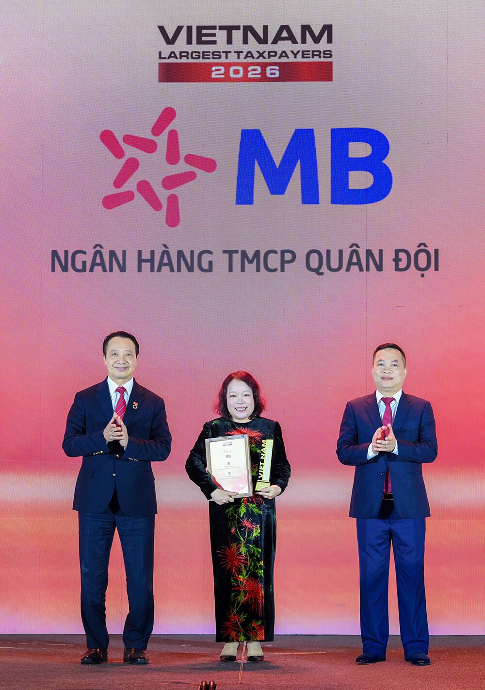 MB lần đầu vượt mốc 10.000 tỷ đồng nộp ngân sách, củng cố vị thế ngân hàng hàng đầu Việt Nam - 1