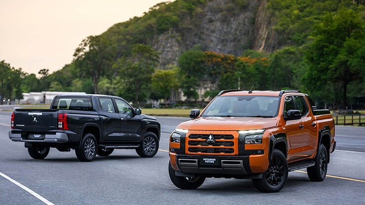 Tháng Ngâu ngược dòng: Mitsubishi Triton “hạ đo ván” Ford Ranger - 1