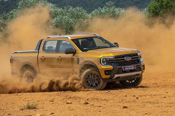 Ford Ranger triệu hồi hơn 1.500 vì giá đỡ túi khí trụ B - 1