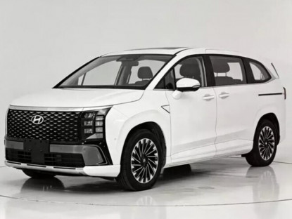 Giao thông - Xe MPV Hyundai Custin bản nâng cấp lộ diện