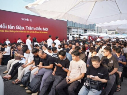 Thông tin doanh nghiệp - Ngày hội Apple Fan: TopZone giao sớm iPhone 18 Pro, hàng chục ngàn khách hàng háo hức nhận máy