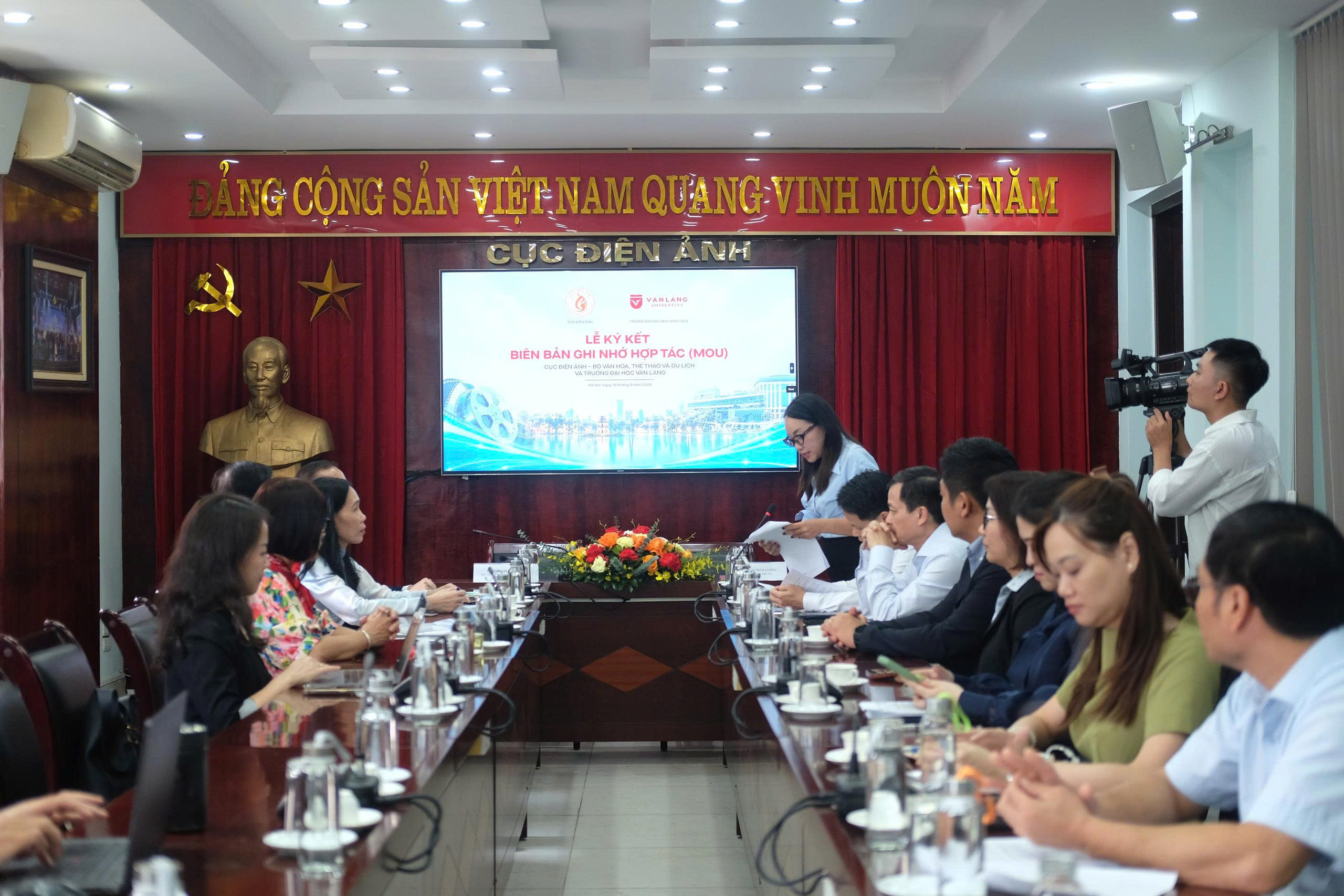 Kết nối đào tạo với thực tiễn, tạo nguồn nhân lực cho điện ảnh Việt Nam - 1
