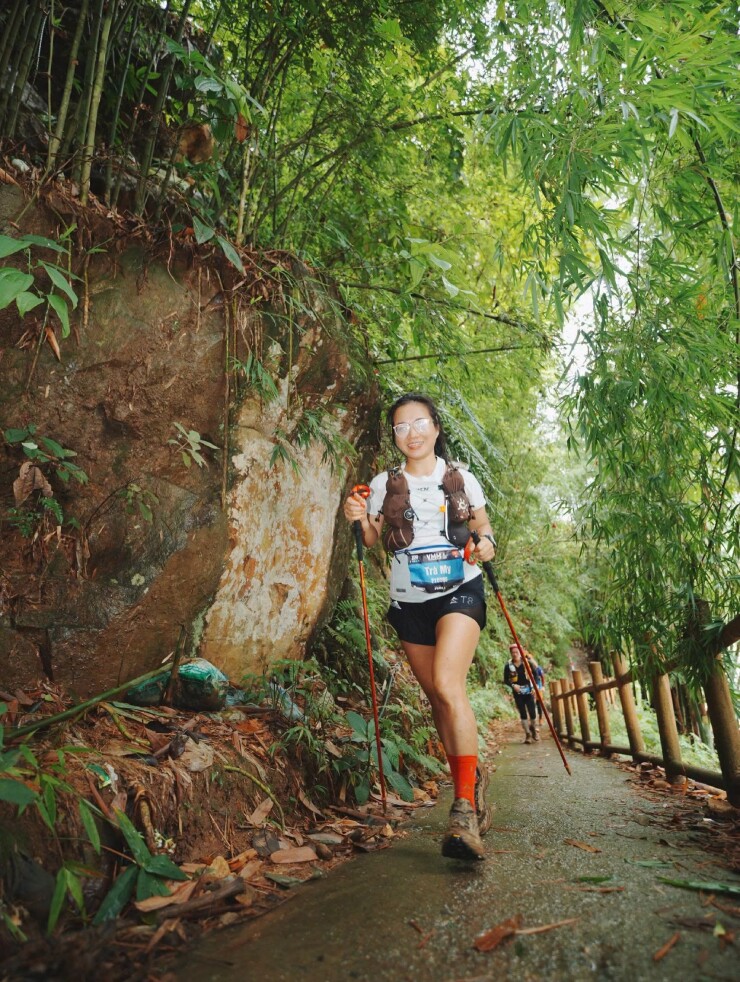 Hàng ngàn VĐV "tuột dây, trượt bùn" xuyên đêm ở marathon khắc nghiệt nhất Việt Nam - 7