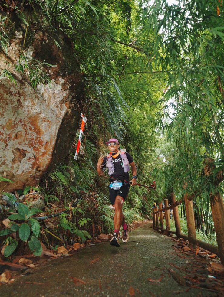 Hàng ngàn VĐV "tuột dây, trượt bùn" xuyên đêm ở marathon khắc nghiệt nhất Việt Nam - 6