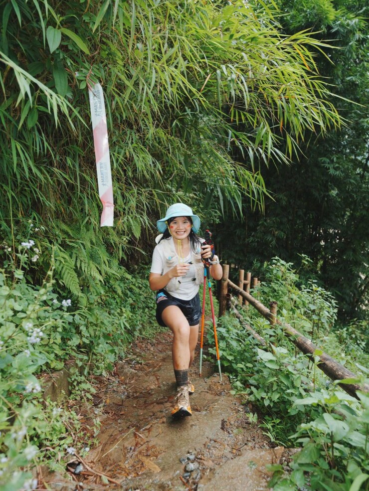 Hàng ngàn VĐV "tuột dây, trượt bùn" xuyên đêm ở marathon khắc nghiệt nhất Việt Nam - 4