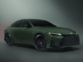Lexus tung ra phiên bản giới hạn cho dòng xe IS