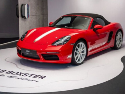 Giao thông - Lần đầu tiên Porsche mang hơn 100 xe trưng bày tại TP.HCM