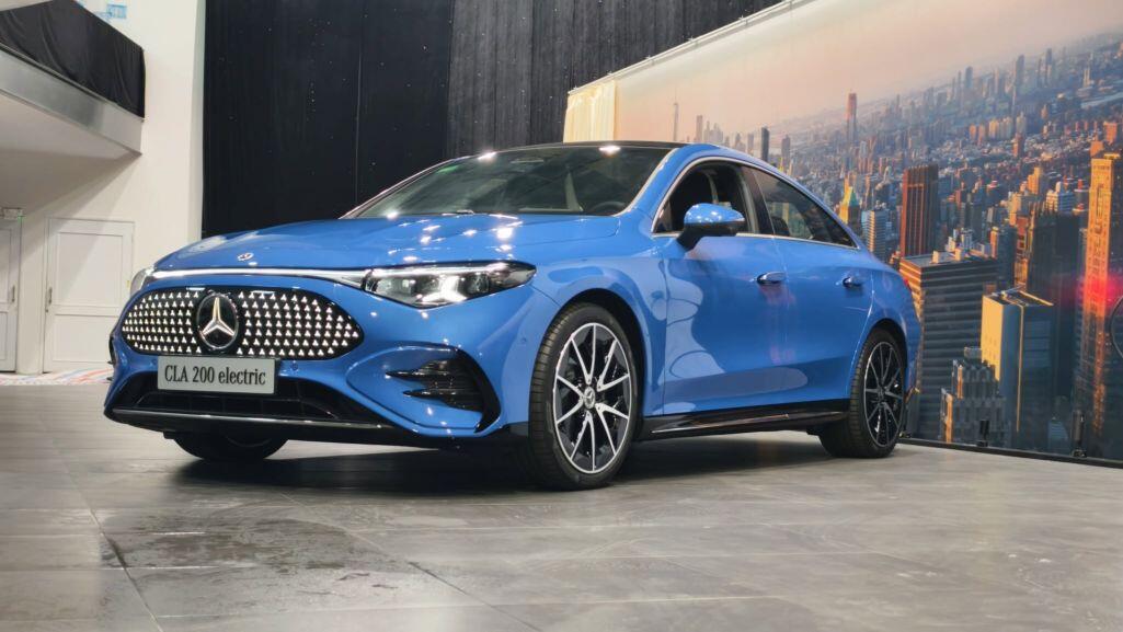 Mercedes-Benz CLA 200 EV đầu tiên được đưa về Việt Nam - 1