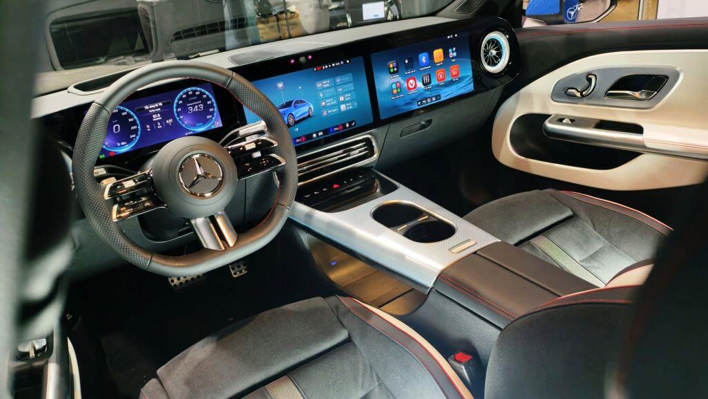 Mercedes-Benz CLA 200 EV đầu tiên được đưa về Việt Nam - 4
