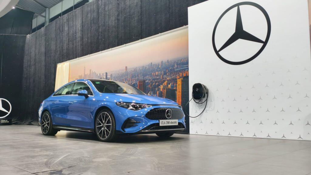 Mercedes-Benz CLA 200 EV đầu tiên được đưa về Việt Nam - 2