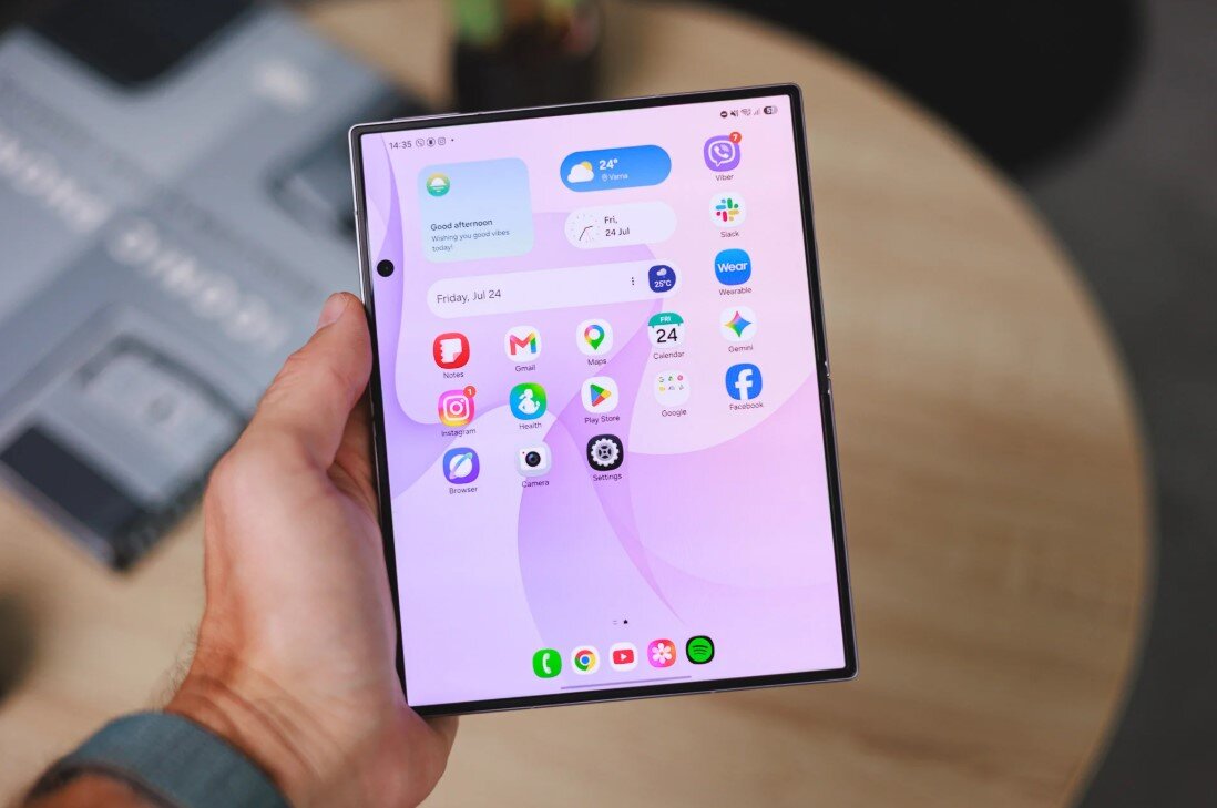 Galaxy Z Fold8 vẫn là "ông vua" của phân khúc điện thoại màn hình gập - 1