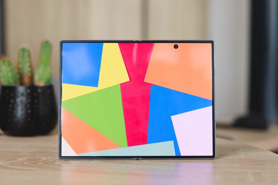 Galaxy Z Fold8 vẫn là "ông vua" của phân khúc điện thoại màn hình gập - 2