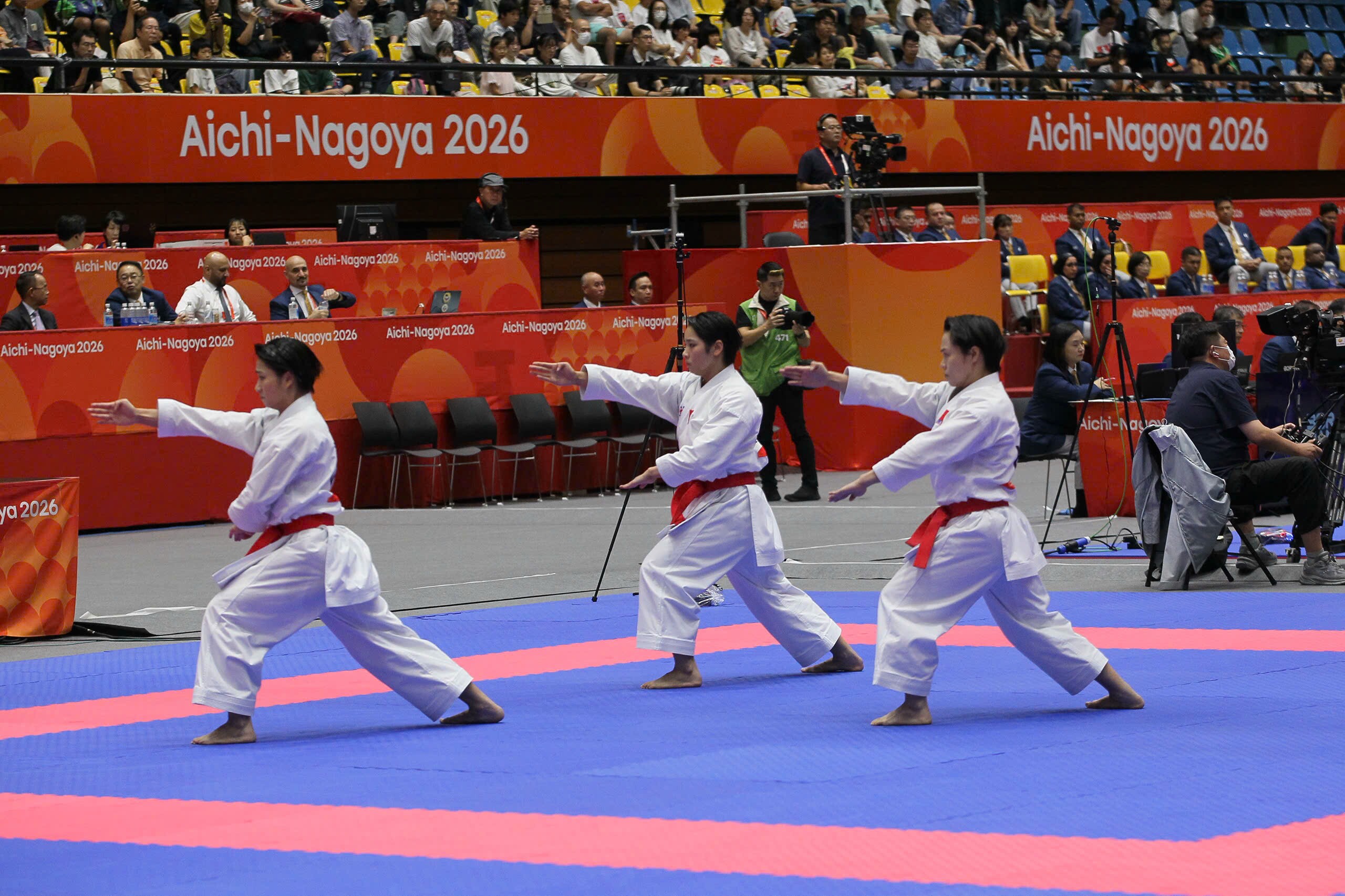 Karate Việt Nam ghi danh bảng vàng ASIAD: 3 hot girl thắng đậm Iran, ẵm HCV đầu tiên - 1