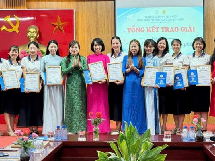 Công đoàn Trường Mầm non Định Công: Trao giải cuộc thi “Viết về ngôi trường hạnh phúc” năm 2026