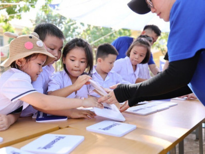 Thông tin doanh nghiệp - Gần 40.000 trẻ em cả nước vui đón Trung thu cùng Vinamilk