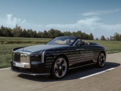 Giao thông - Rolls-Royce trình làng mẫu xe Nightingale đặc biệt giới hạn
