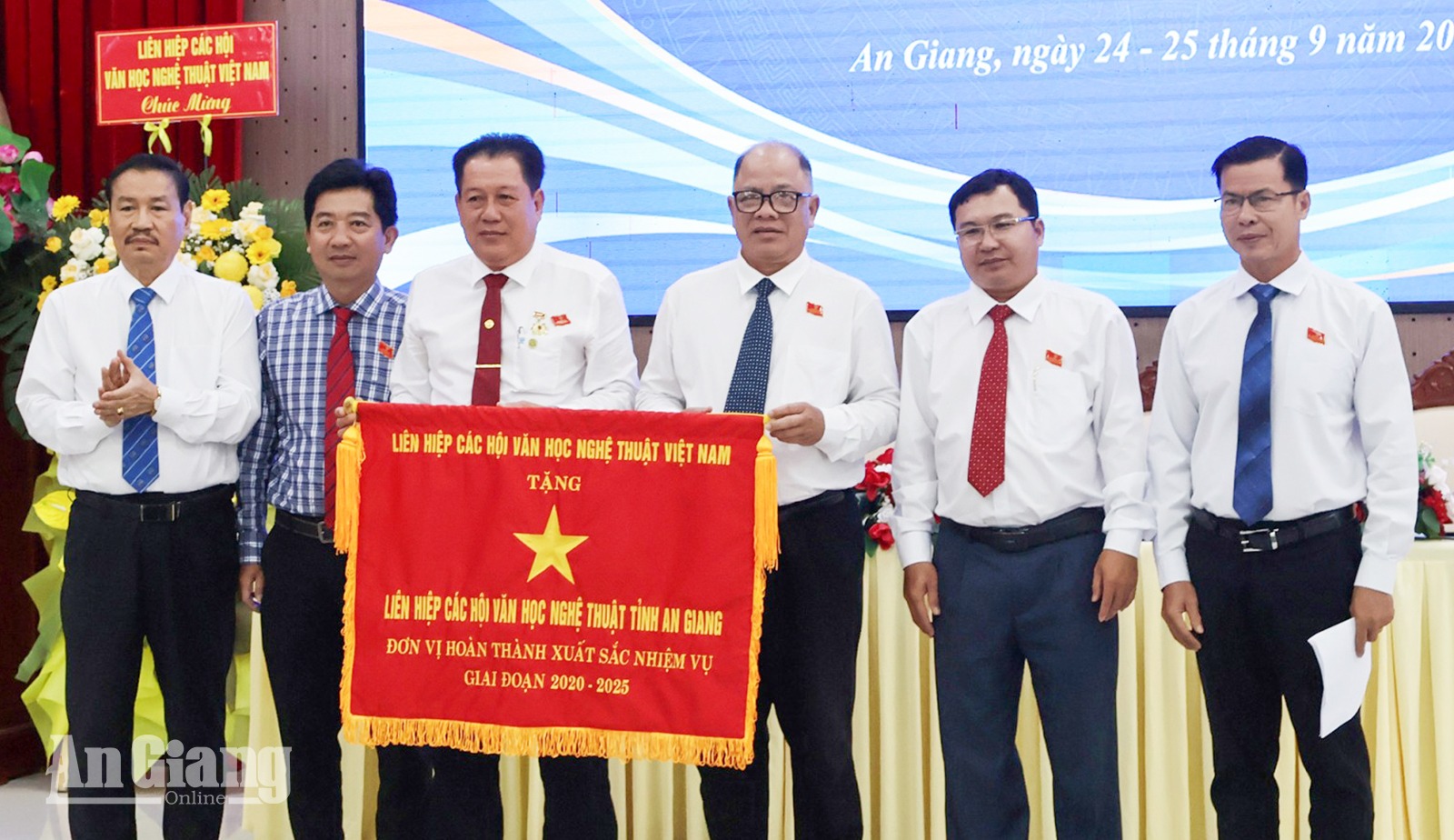 Liên hiệp các Hội Văn học Nghệ thuật tỉnh An Giang tổ chức Đại hội đại biểu lần thứ I: Đưa bản sắc Tây Nam Bộ vào không gian sáng tạo mới - 2